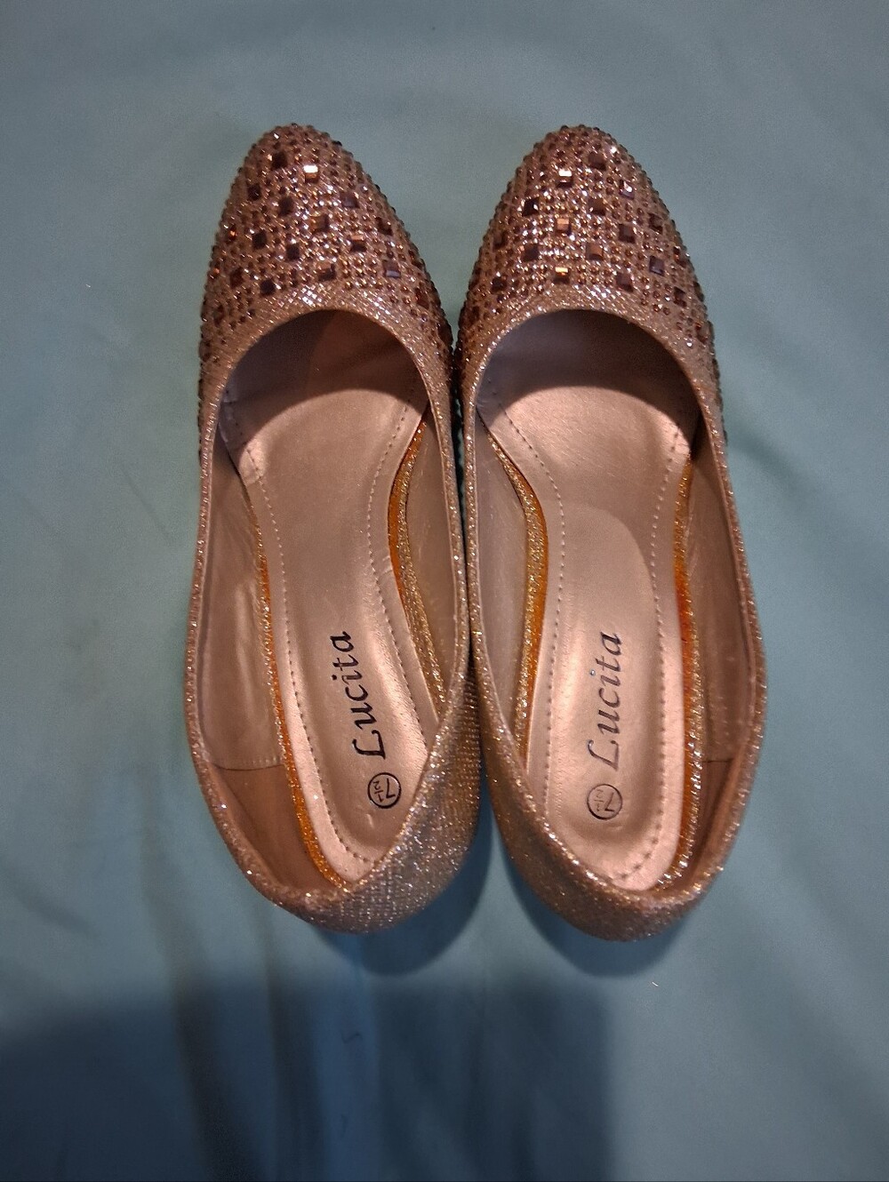 🪙 EUC Womens Gold 7.5 Kitten Heels Party Wedding Anniversary Prom Homecoming